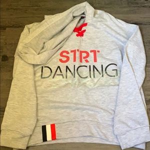 A street dancing sweat-shirt